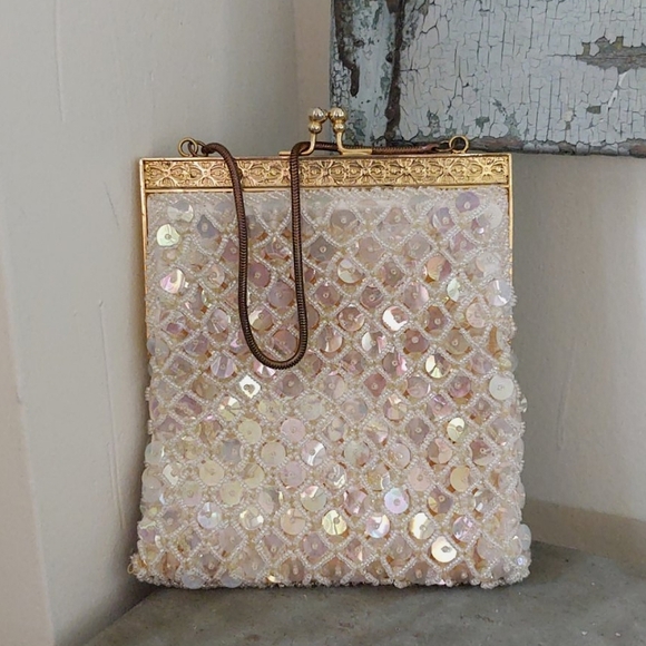 Vintage Handbags - 💗HP💗Vtg handbeaded shiny sequin purse Hong Kong